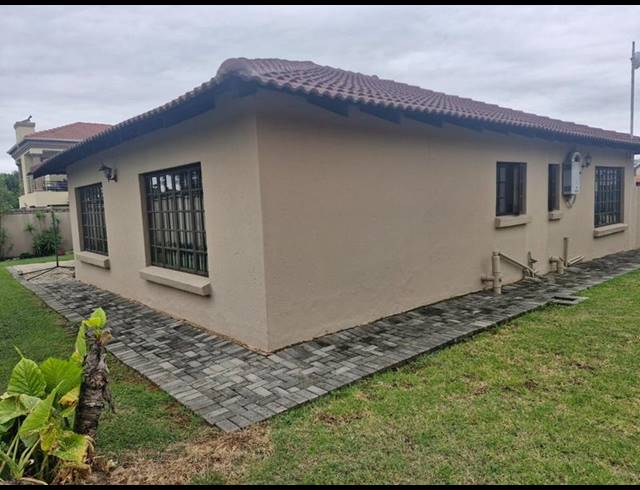 3 BEDROOM HOUSE FOR SALE IN THERESAPARK